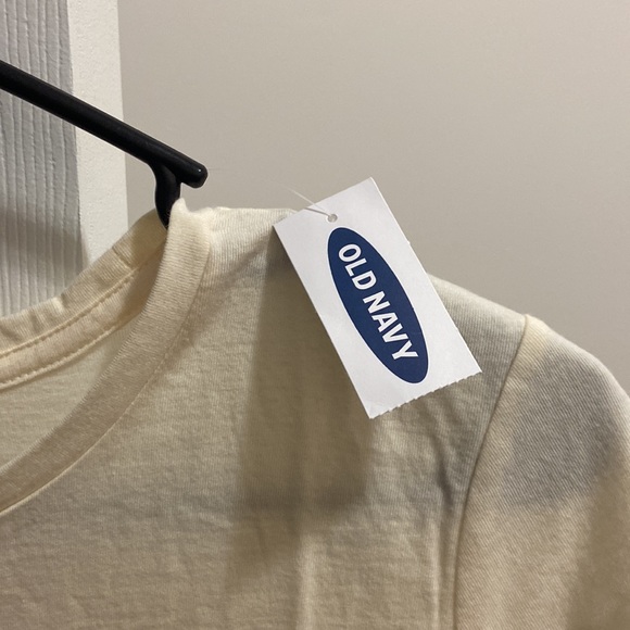 Hello! This piece of clothing is from old navy. The size is XXL (18) plus girls. - Picture 3 of 3